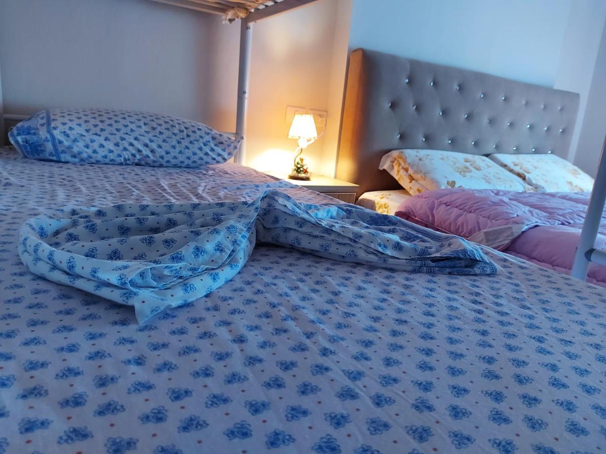 Bral Apartments 8 Two-Bedroom Beachfront Durrës Eksteriør bilde