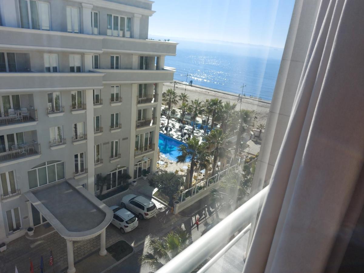 Bral Apartments 8 Two-Bedroom Beachfront Durrës Eksteriør bilde