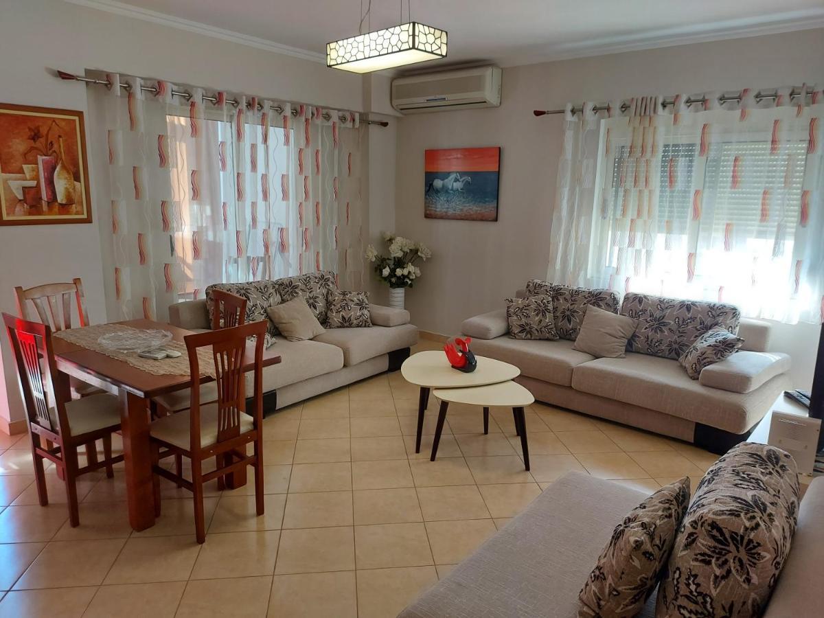 Bral Apartments 8 Two-Bedroom Beachfront Durrës Eksteriør bilde