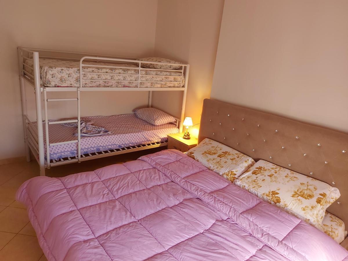 Bral Apartments 8 Two-Bedroom Beachfront Durrës Eksteriør bilde