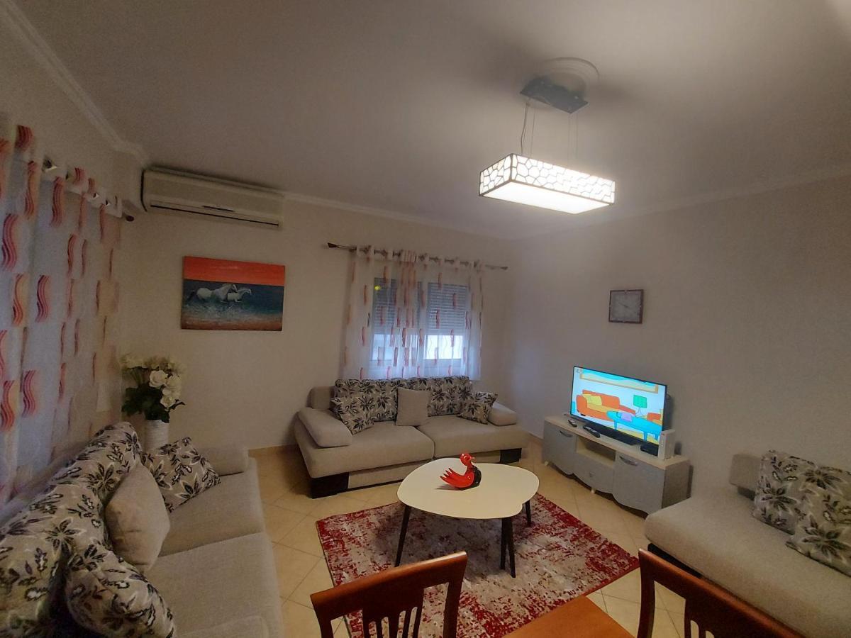 Bral Apartments 8 Two-Bedroom Beachfront Durrës Eksteriør bilde