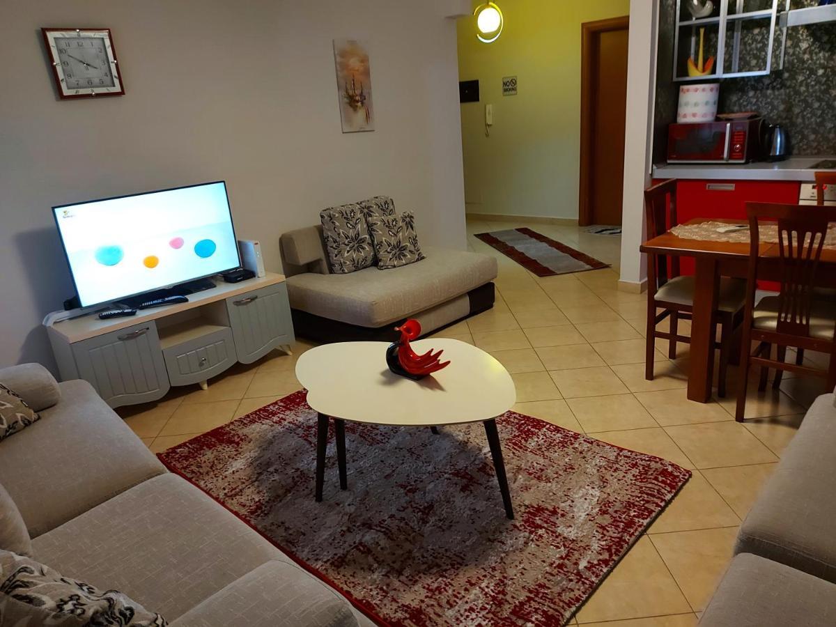 Bral Apartments 8 Two-Bedroom Beachfront Durrës Eksteriør bilde