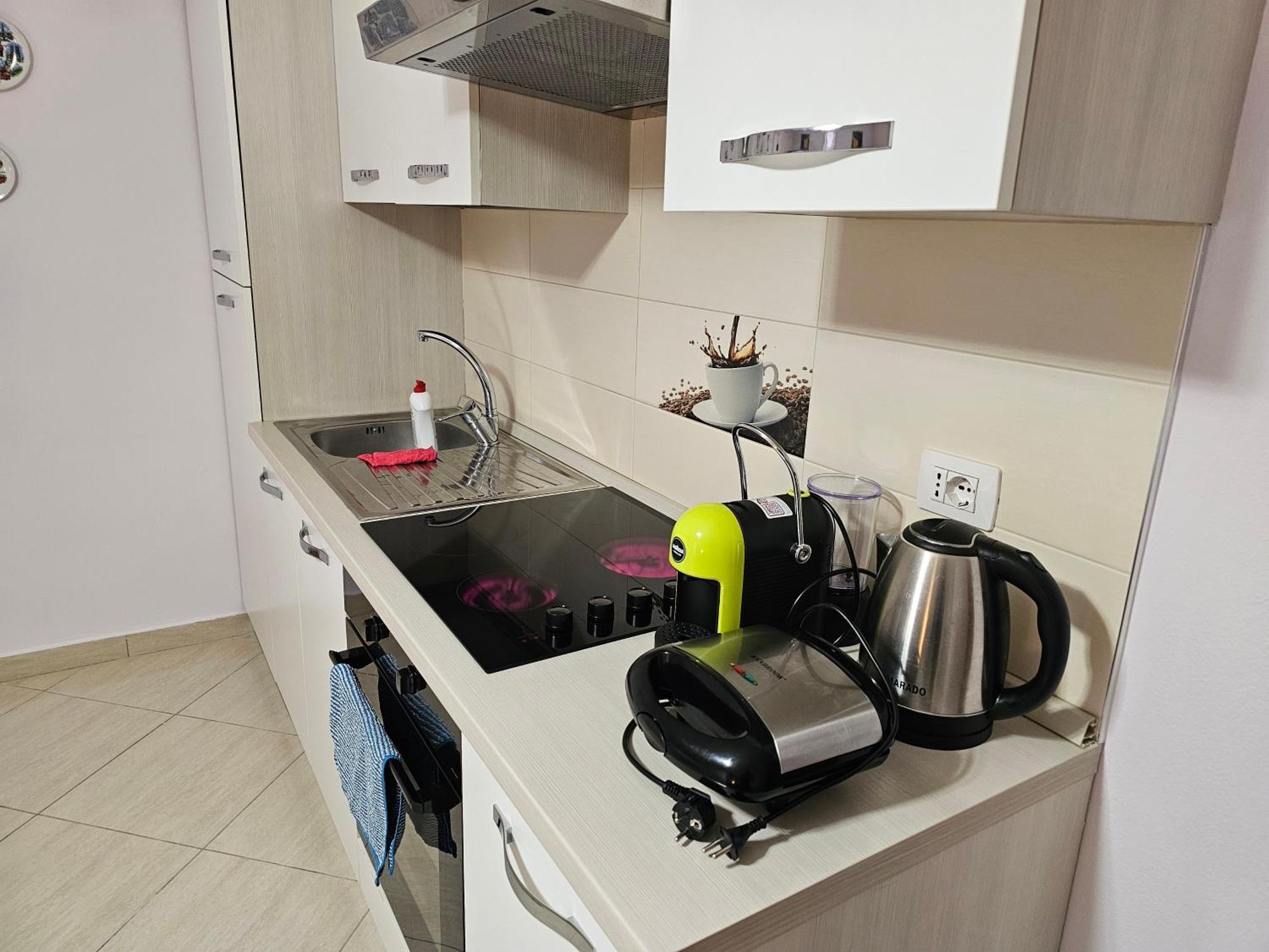 Bral Apartments 8 Two-Bedroom Beachfront Durrës Eksteriør bilde